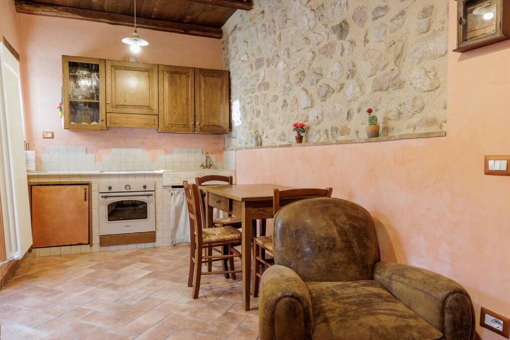 Appartamento Venturini Trevi Bagian luar foto